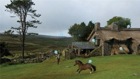horse war farm production albert dartmoor settings oscars rick carter designer devon